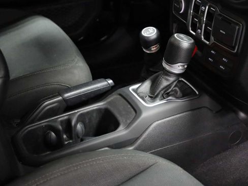 Used 2020 Jeep Wrangler Unlimited Sport AWD/4WD image 19
