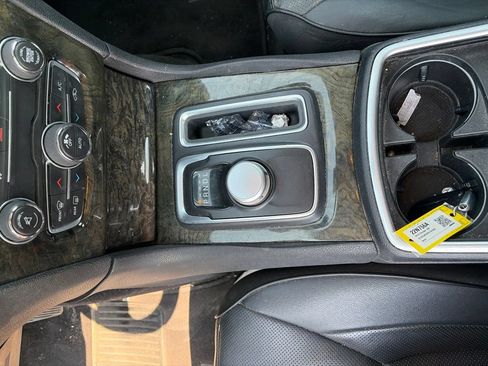 Used 2015 Chrysler 300 C AWD/4WD image 18