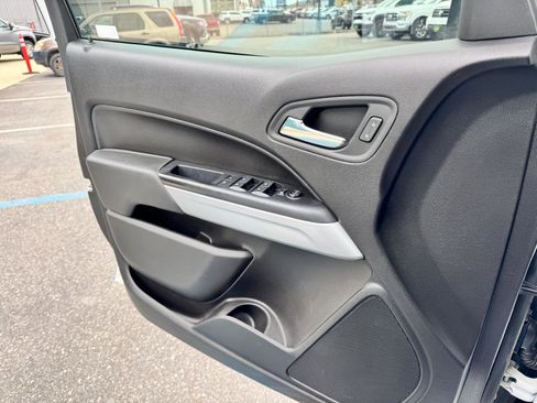 Used 2019 Chevrolet Colorado ZR2 w/ Colorado ZR2 Bison Edition image 27
