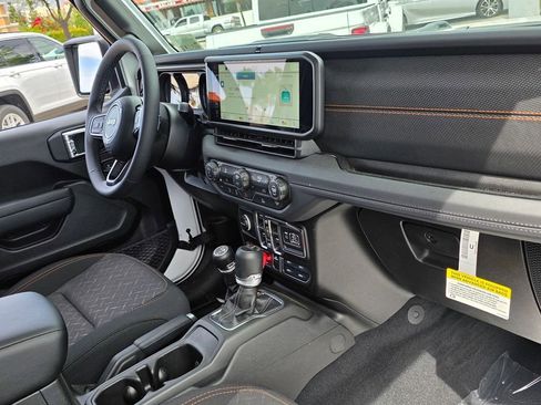 New 2026 Jeep Gladiator Mojave image 13