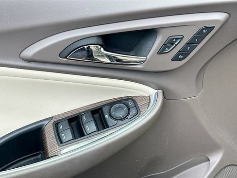 Used 2024 Chevrolet Malibu LT FWD image 19