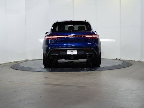Certified 2025 Porsche Macan image 6