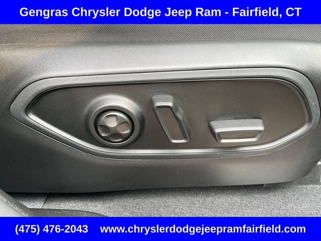 Certified 2023 Jeep Grand Cherokee Overland AWD/4WD image 27