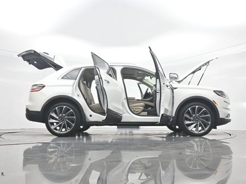 Used 2022 Lincoln Nautilus Reserve w/ Equipment Group 201A AWD/4WD image 51