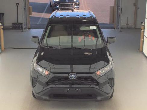 Used 2021 Toyota RAV4 LE AWD/4WD image 7