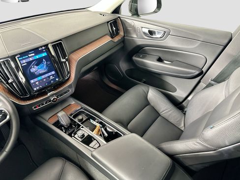 Certified 2024 Volvo XC60 B5 Plus image 25