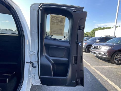 Used 2022 Toyota Tacoma SR RWD image 11