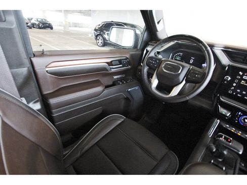 Used 2024 GMC Sierra 1500 Denali AWD/4WD image 7