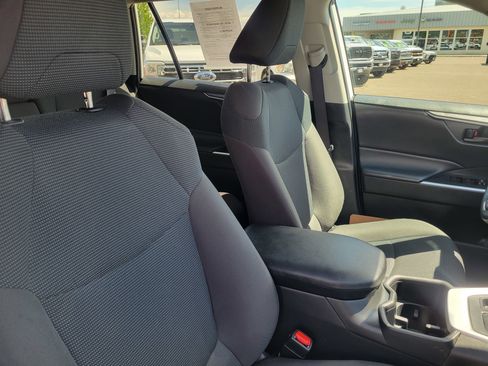 Used 2023 Toyota RAV4 LE AWD/4WD image 20