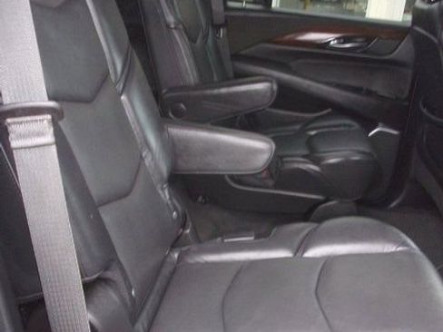Used 2020 Cadillac Escalade Premium Luxury AWD/4WD image 40