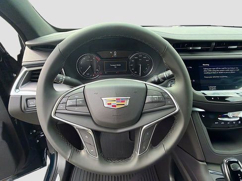 New 2026 Cadillac XT5 Luxury image 11