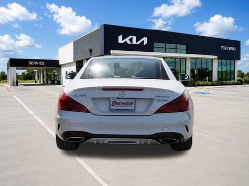 Used 2017 Mercedes-Benz SL 550 image 6