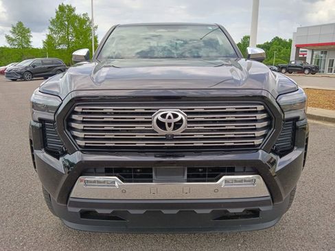 Used 2025 Toyota Tacoma Limited AWD/4WD image 8