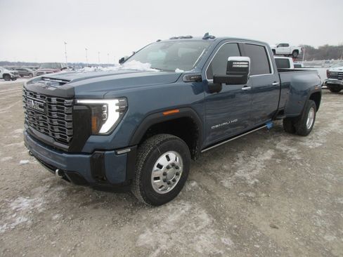 New 2026 GMC Sierra 3500 Denali Ultimate image 11