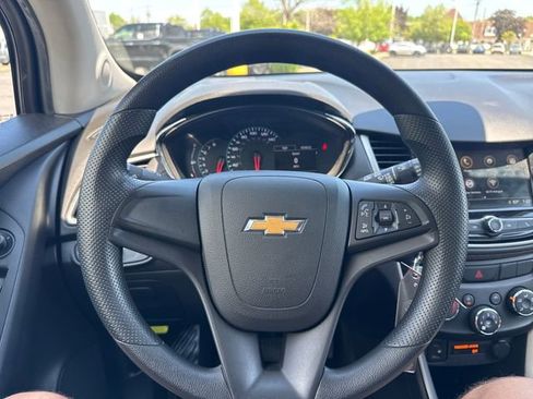 Used 2018 Chevrolet Trax LS AWD/4WD image 16