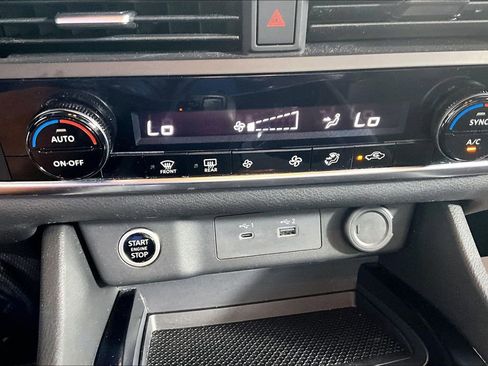 Used 2023 Nissan Rogue SV AWD/4WD image 31