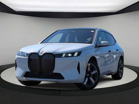New 2026 BMW iX xDrive45 image 1