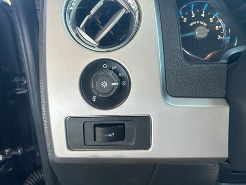 Used 2014 Ford F150 King Ranch w/ King Ranch Luxury Package AWD/4WD image 23