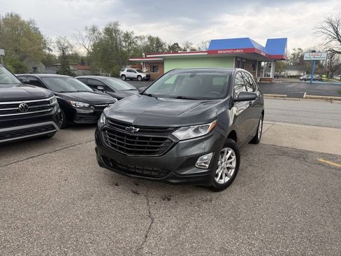 Used 2018 Chevrolet Equinox LT FWD image 3