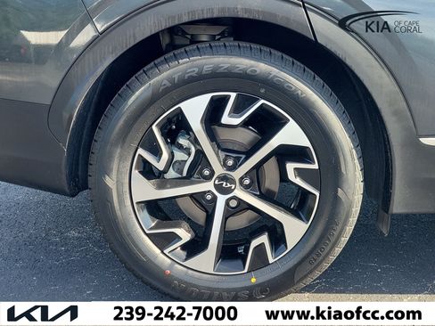 Certified 2024 Kia Sportage EX FWD image 9