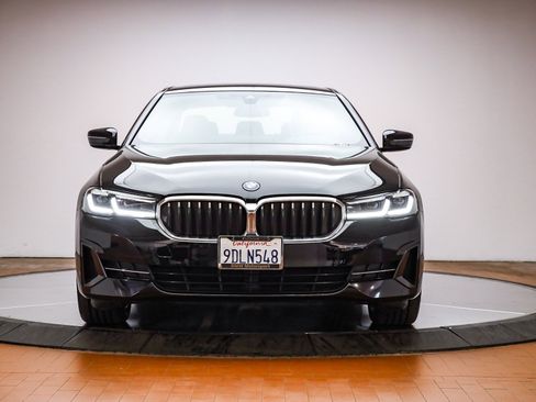 Certified 2023 BMW 530e w/ Convenience Package image 2