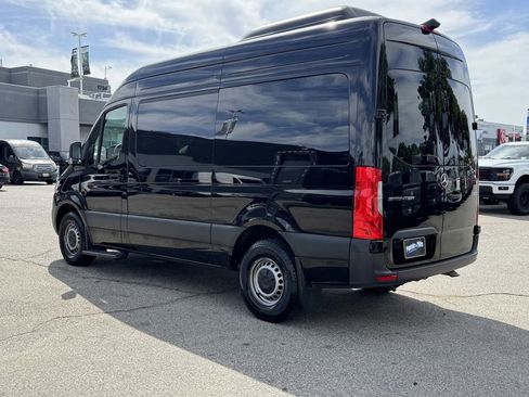 Used 2024 Mercedes-Benz Sprinter 2500 image 3