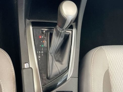 Used 2017 Toyota Corolla LE FWD image 19