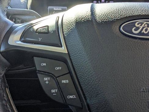 Used 2023 Ford Edge Titanium image 11