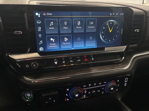 Used 2024 Chevrolet Silverado 2500 LTZ w/ LTZ Convenience Package image 17