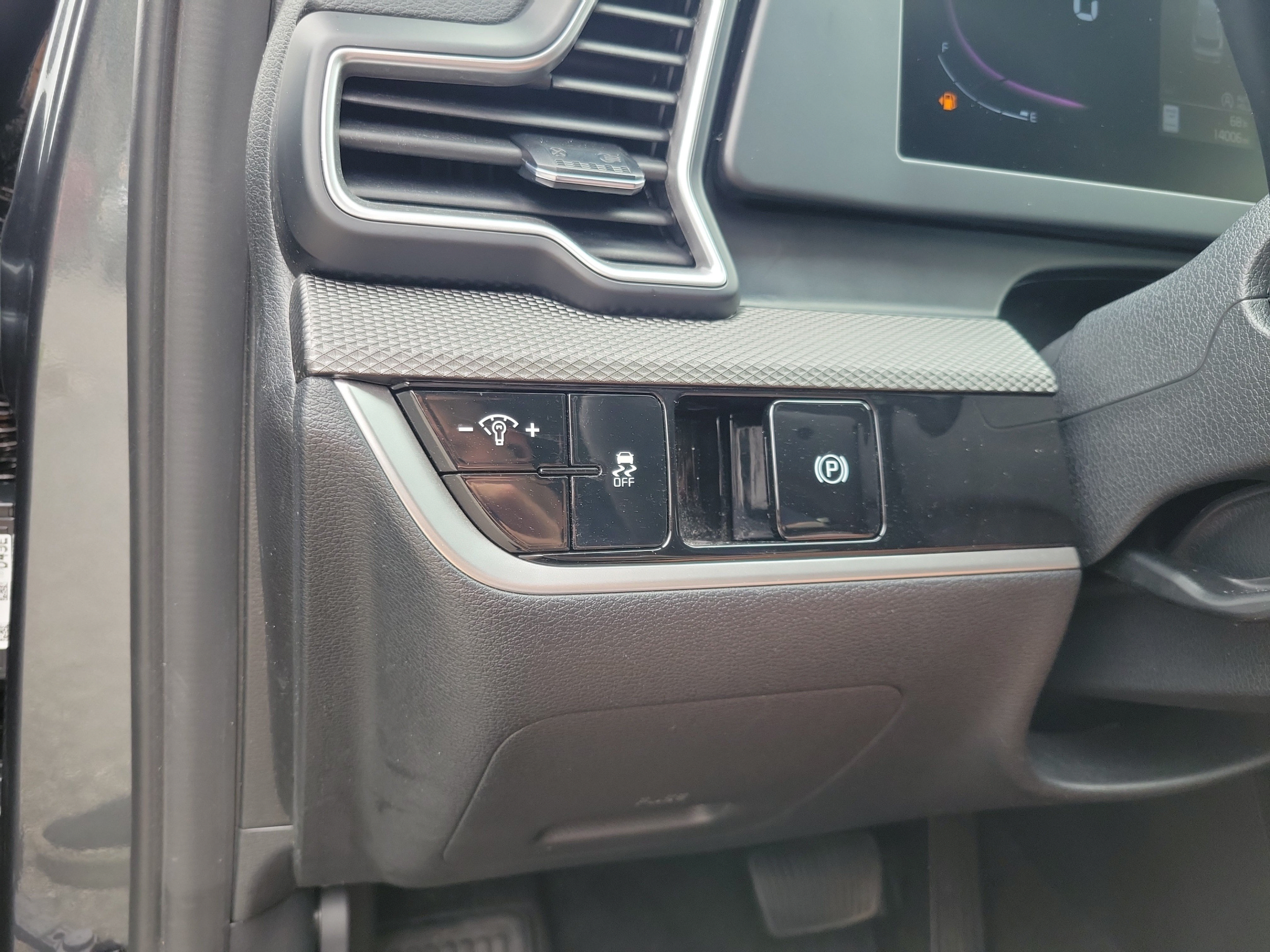 Used 2025 Kia Sportage LX FWD image 16