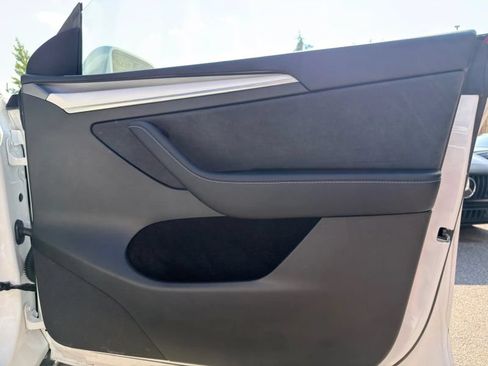 Used 2023 Tesla Model Y Long Range AWD/4WD image 21