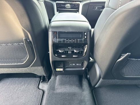 New 2026 Jeep Grand Cherokee L 2WD image 31