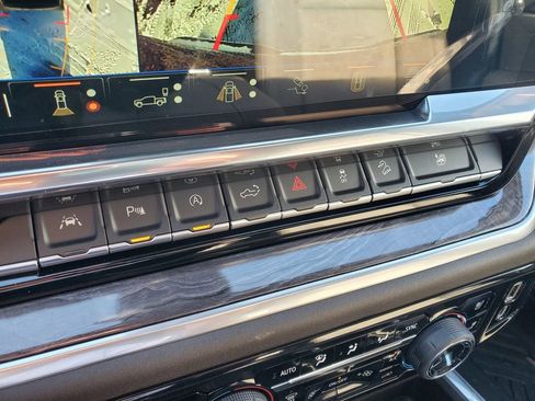 New 2026 Chevrolet Silverado 1500 LTZ w/ Z71 Off-Road Package image 24