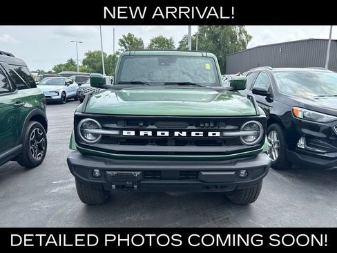 Used 2024 Ford Bronco Outer Banks AWD/4WD image 2