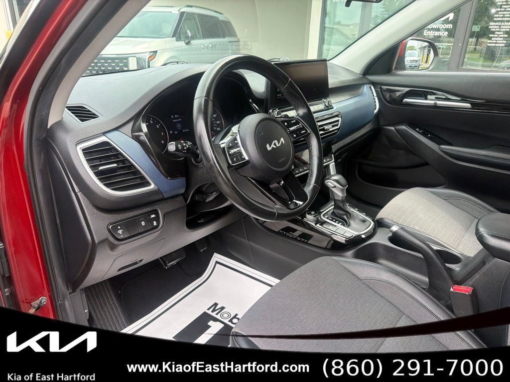 Certified 2023 Kia Seltos S w/ Navigation Package AWD/4WD image 30