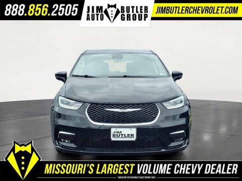 Used 2024 Chrysler Pacifica Touring-L FWD image 28