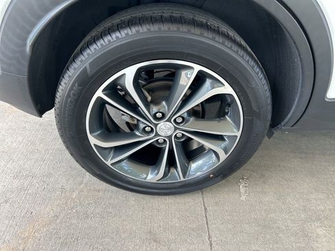 Used 2022 Buick Encore GX Select FWD image 19