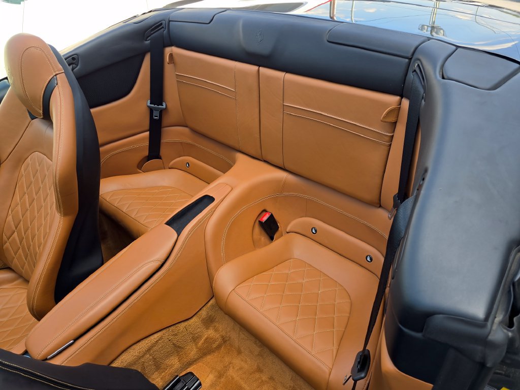 Used 2015 Ferrari California T RWD image 37