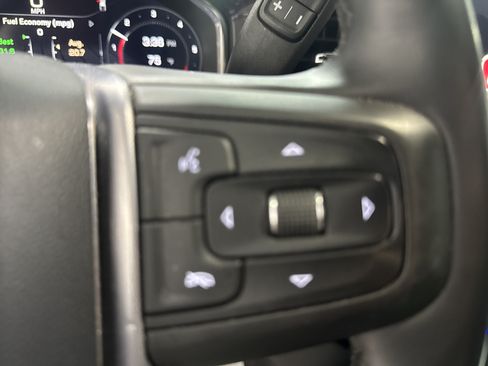 Used 2025 GMC Sierra 1500 SLT AWD/4WD image 18
