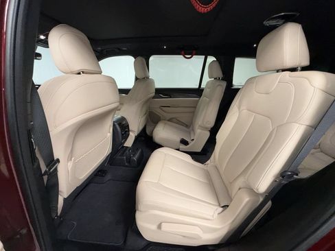 Used 2025 Jeep Grand Cherokee L Limited AWD/4WD image 13