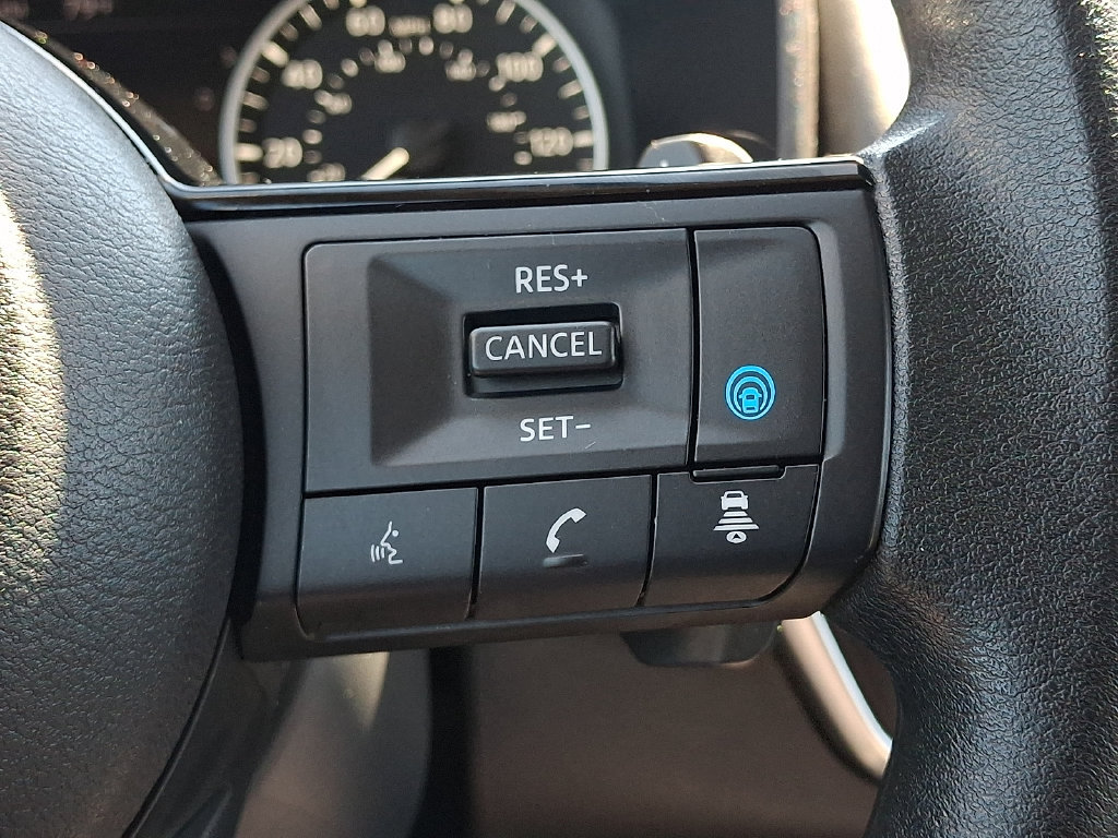 Used 2023 Nissan Rogue SV AWD/4WD image 23
