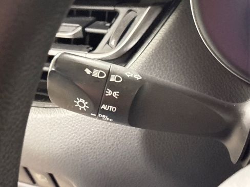 Used 2019 Toyota C-HR LE image 22