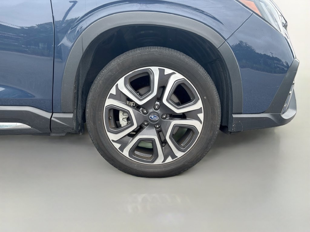 Used 2023 Subaru Ascent Limited AWD/4WD image 12