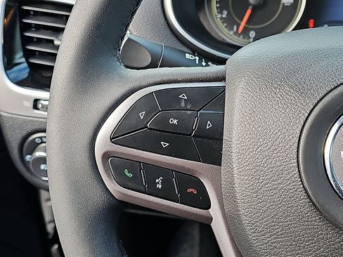 Used 2022 Jeep Cherokee Limited image 22