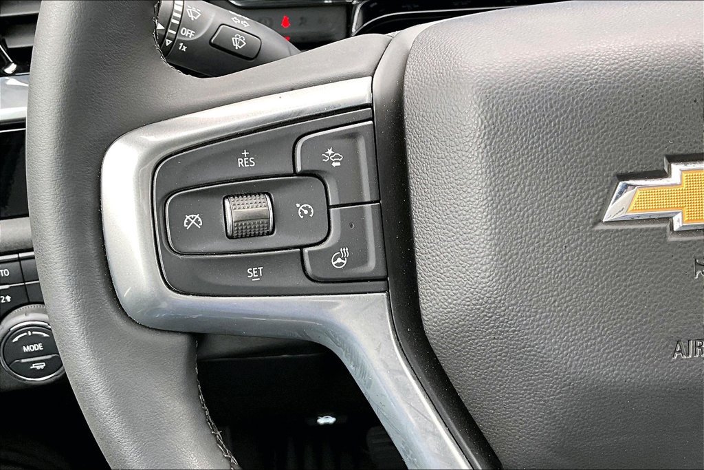 Used 2024 Chevrolet Silverado 2500 LTZ w/ LTZ Convenience Package AWD/4WD image 18
