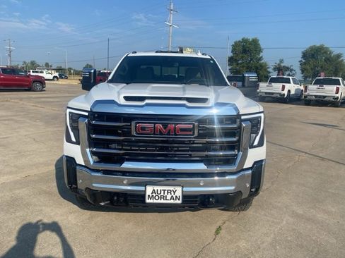 New 2025 GMC Sierra 2500 SLT w/ SLT Premium Package image 9