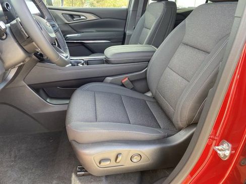 New 2026 Chevrolet Traverse LT w/ Driver Confidence Package image 9