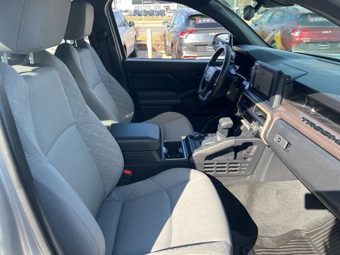Used 2025 Toyota Tacoma SR5 image 18