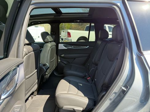 Used 2024 Cadillac XT6 Premium Luxury FWD image 23