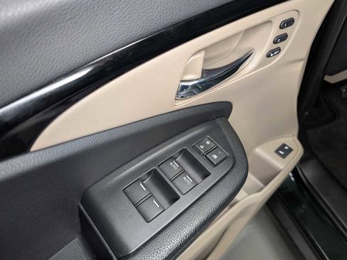 Used 2016 Honda Pilot Touring image 42